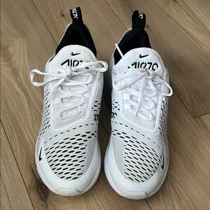 Nike White & Black Air Max 270 Running Shoes